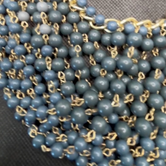 Gold plated cuban link chain with dangling graduated color jasper roundbeads - Picture 3 of 10